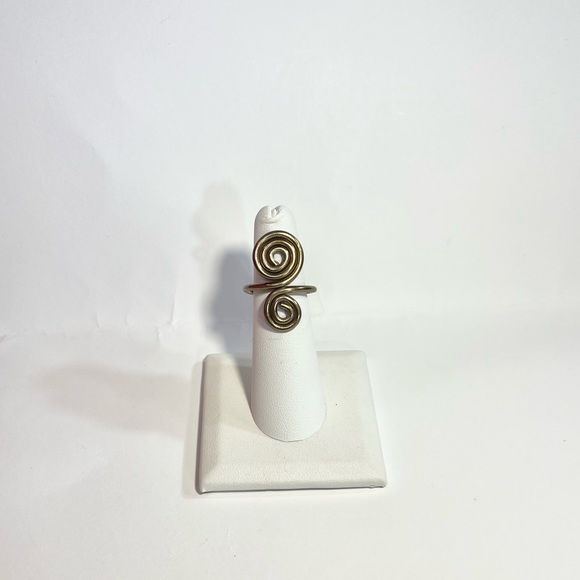 Spiral Adjustable Ring - Picture 3 of 9